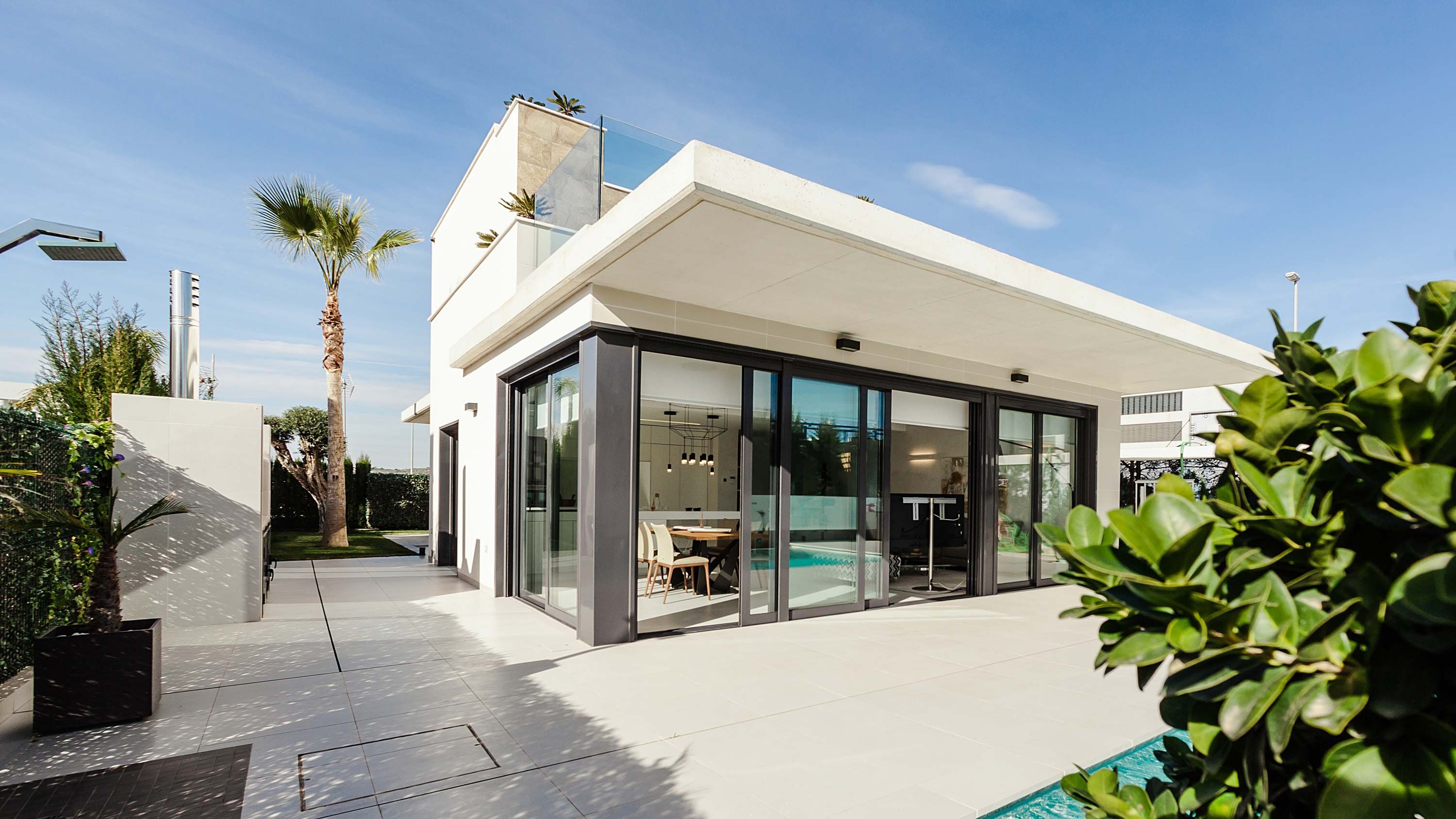Motorized Shades Santa Monica CA, smart home automation california, coastal homes, interior designer, architect, smart homes, whole home